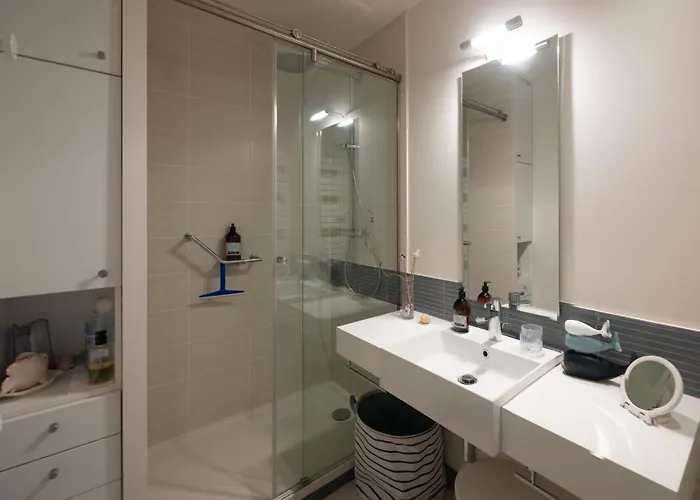 Apartment Au Bord De L'eau - Vue Imprenable Sur Le Bassin