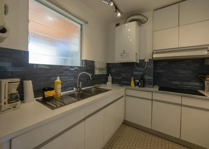 Au Bord De L'eau - Vue Imprenable Sur Le Bassin Apartment